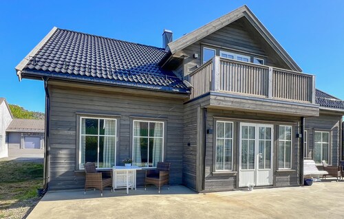 Amazing apartment in Spangereid with WiFi