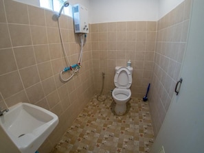 Family Room | Bathroom | Towels - Good Life Dacha (Pai)