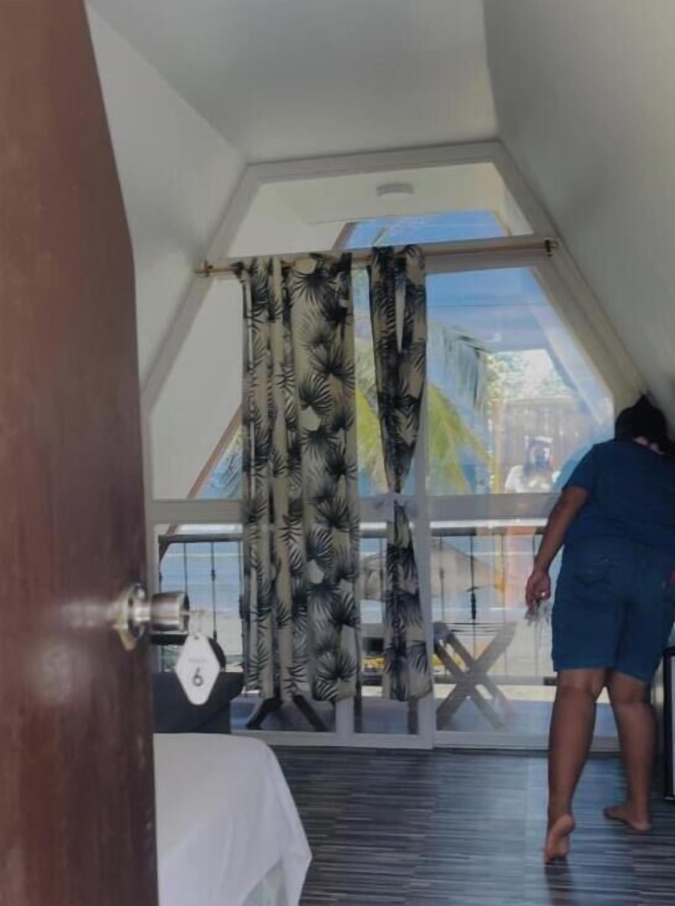 Single Room, Balcony, Beach View | Free WiFi