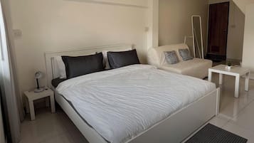 Studio, 1 King Bed with Sofa bed, Non Smoking, City View | Desk, laptop workspace, free WiFi