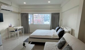 Studio, 1 King Bed with Sofa bed, Non Smoking, City View | Desk, laptop workspace, free WiFi - Prime Silom (Bangkok)