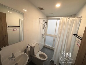 Twin Room, City View | Bathroom - Prime Silom (Krung Thep Maha Nakhon)