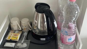Studio, 1 King Bed with Sofa bed, Non Smoking, City View | Coffee and/or coffee maker