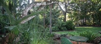 Beautiful Byron hinterland retreat. 20 mins to Byron Bay, Bangalow and Ballina.