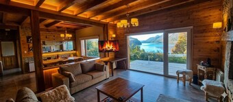 Superb 4-bedroom house in welcoming Villa La Angostura AMAZING VIEW LAKE