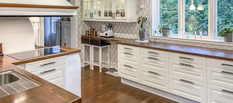 Lovely home in Gamleby with WiFi