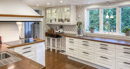 Lovely home in Gamleby with WiFi