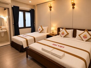 Deluxe Triple Room | Desk, free WiFi - The Rice Hotel&Tour - 39 Nguyen Trai No4 (Thanh pho Ho Chi Minh)