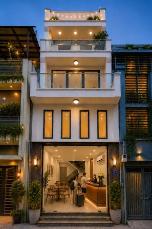 Front of property - The Rice Hotel&Tour - 39 Nguyen Trai No4 (Thanh pho Ho Chi Minh)