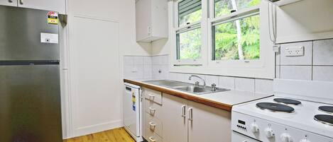 House, Lake View | Private kitchen