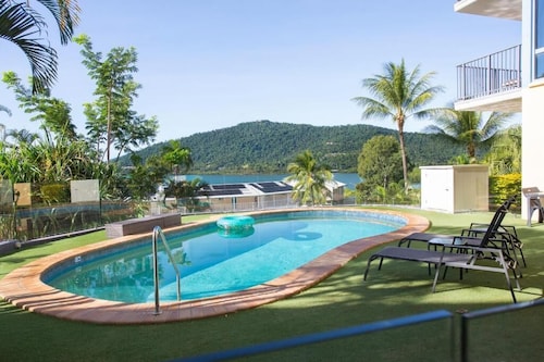 Coral Sea Vista Apartments