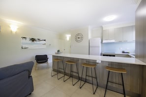 Apartment, 1 Schlafzimmer, Balkon, Meerblick | Innenbereich