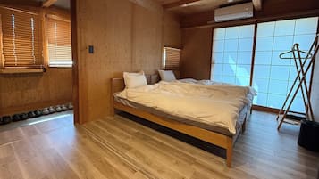 Villa, Balcony, Garden View | Down duvets, free WiFi, bed sheets