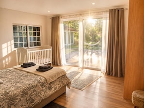 Room - Vrbo Property (Braga)