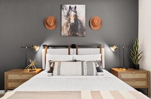 Room - Luxury Huntington Oasis - Hot tub/Game/ Design (Houston)