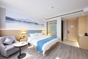 Superior Room | Laptop workspace, blackout curtains, soundproofing, free WiFi - XiLai Hotel Mingzhu Square (He Fei)