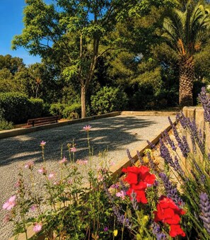 Property grounds - T3 air-conditioned with garden 900 m from the beach (Fréjus)
