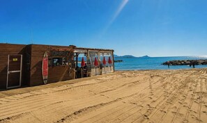 Beach - T3 air-conditioned with garden 900 m from the beach (Fréjus)