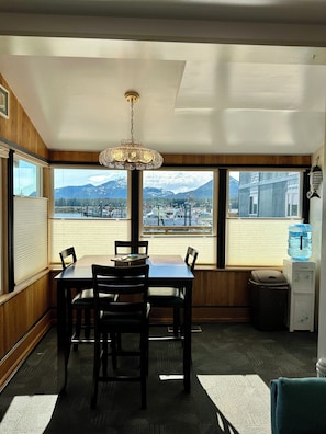 Dining - Oceanfront 1922 Charmer Meets Unbeatable Location In Ketchikan (Ketchikan)