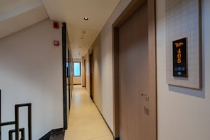 Lobby - Hotel 7 Skye (Surat)