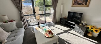 *Quiet, Cozy & Family-Friendly | Pool, Gym, Shops & Transport Nearby