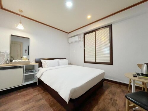 METRO MOTEL