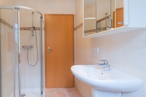 Bathroom - Vrbo Property (Boltenhagen)
