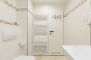 Bathroom - Vrbo Property (Boltenhagen)