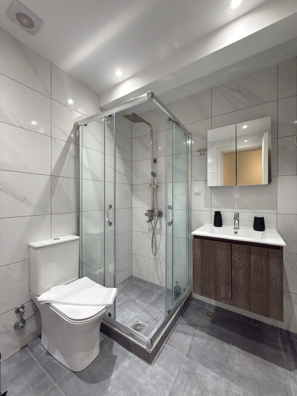 Bathroom - SmartLiving Central Apt 10 (Thessaloniki)