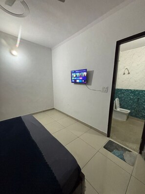Free WiFi - Hindon Hotel (Ghaziabad)