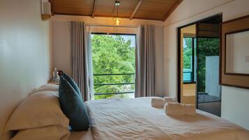 Deluxe Double or Twin Room, Sea View | In-room safe, blackout drapes, free WiFi