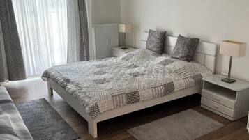 WiFi, bed sheets