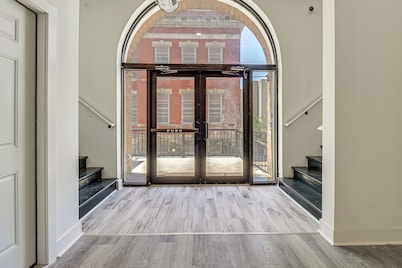 1 Mi to Dtwn! New Pet-Friendly Condo in Pittsburgh