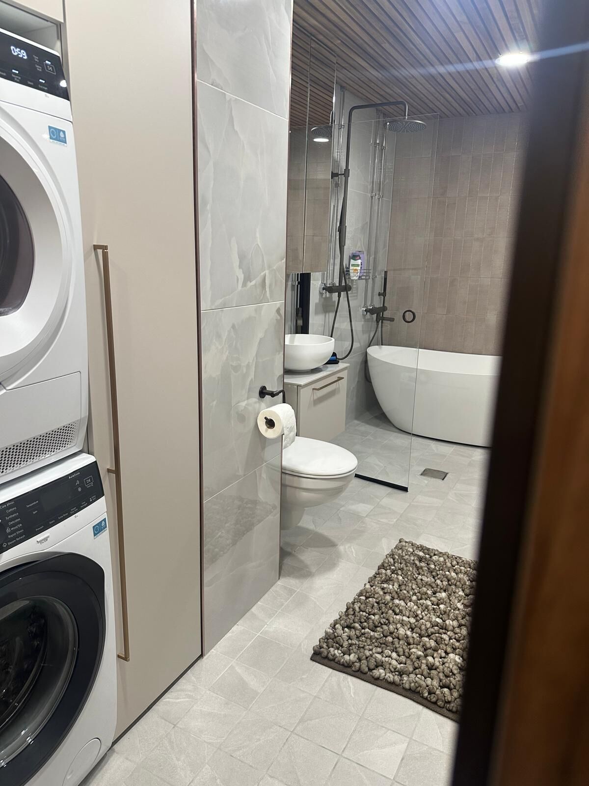 Superior Apartment, 3 Bedrooms, Courtyard View | Bathroom | Separate tub and shower, rainfall showerhead, hair dryer, bidet