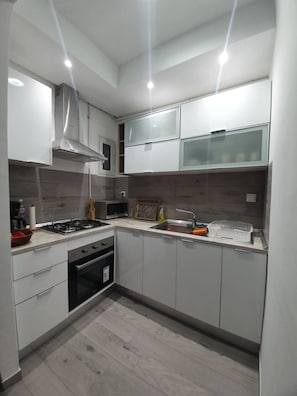 Private kitchen - Charming Hammamet Apartment with Pool Access & Beach Proximity (Hammamet Sud)