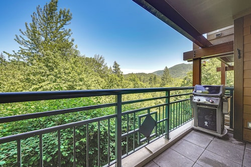1/2 Mi to Olde Town: Mtn-View Gem w/ On-Site Trail