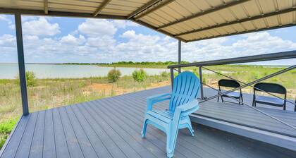 Cabin w/ Dock on Hubbard Creek Lake: Pets Welcome!