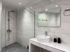 Bathroom - SmartLiving Central Apt 11 (Thessaloniki)