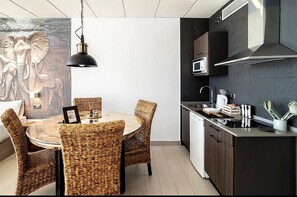Comfort-Studiosuite, Balkon, Stadtblick | Eigene Küche