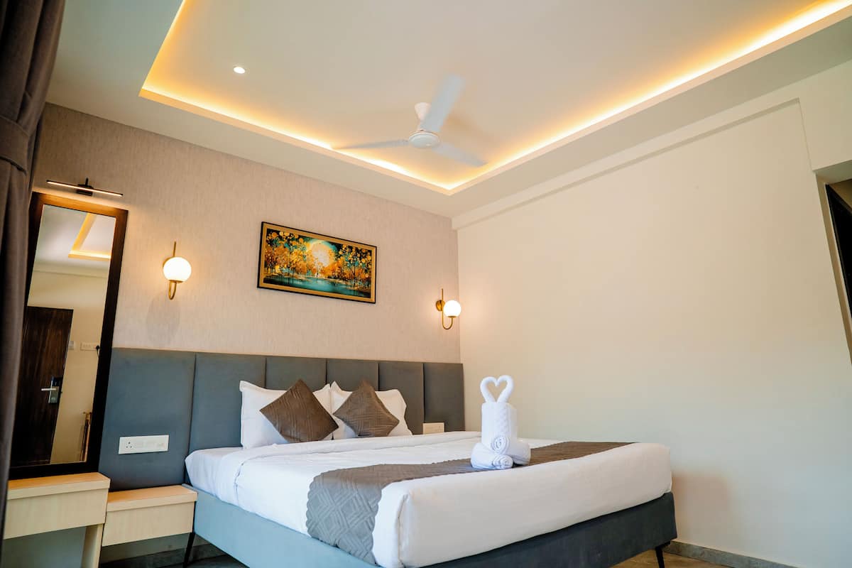 Deluxe Room, Mountain View | Premium bedding, Tempur-Pedic beds, WiFi (free), bed sheets