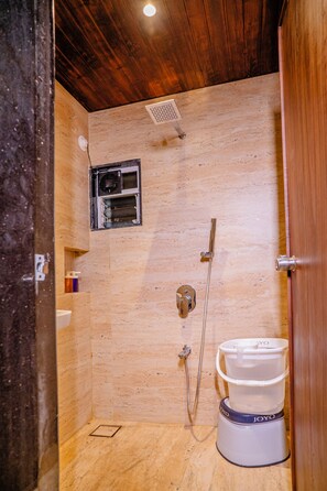 Suite Familiale | Salle de bain | Articles de toilette gratuits, serviettes fournies, savon, shampoing