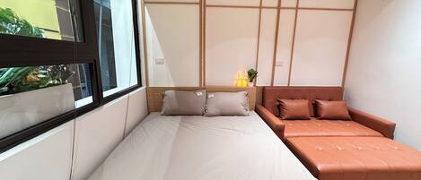 Deluxe Room | Street view