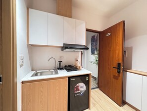 Deluxe Room | Dapur peribadi | Alat memasak/pinggan mangkuk/perkakas dapur 