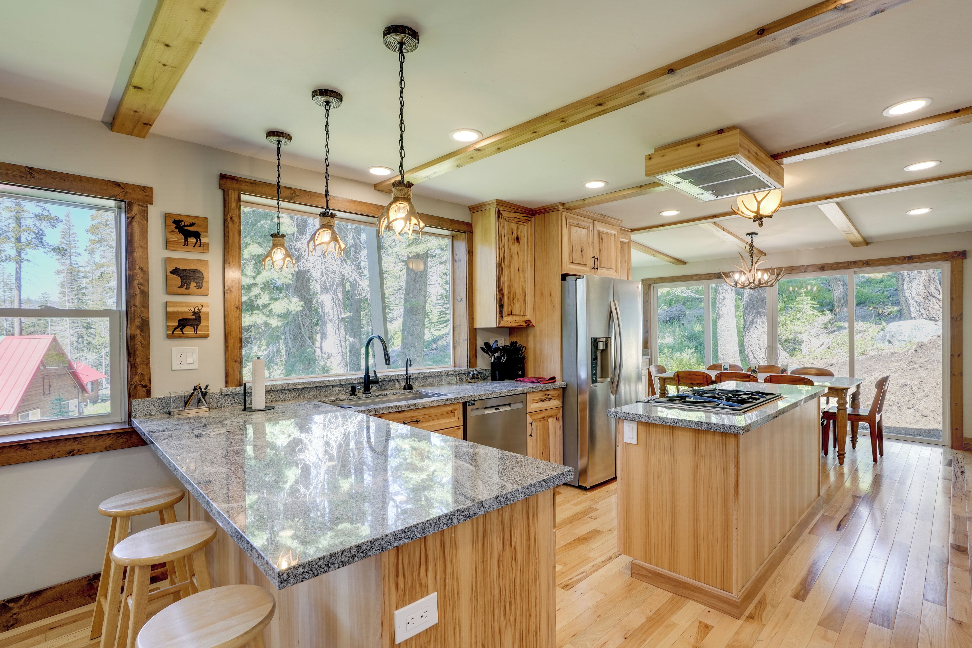 Breakfast Bar | Kitchen
