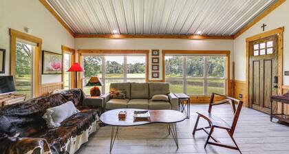 Fish On-Site! 35-Acre Escape Near Cedar Creek Lake