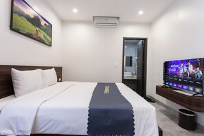 Quarto casal standard | Escrivaninha