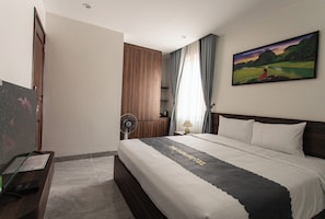 Quarto casal standard | Escrivaninha