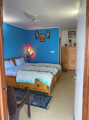 Room - Peaceful Poses Ayurveda & Yoga Retreat (Rishikesh)