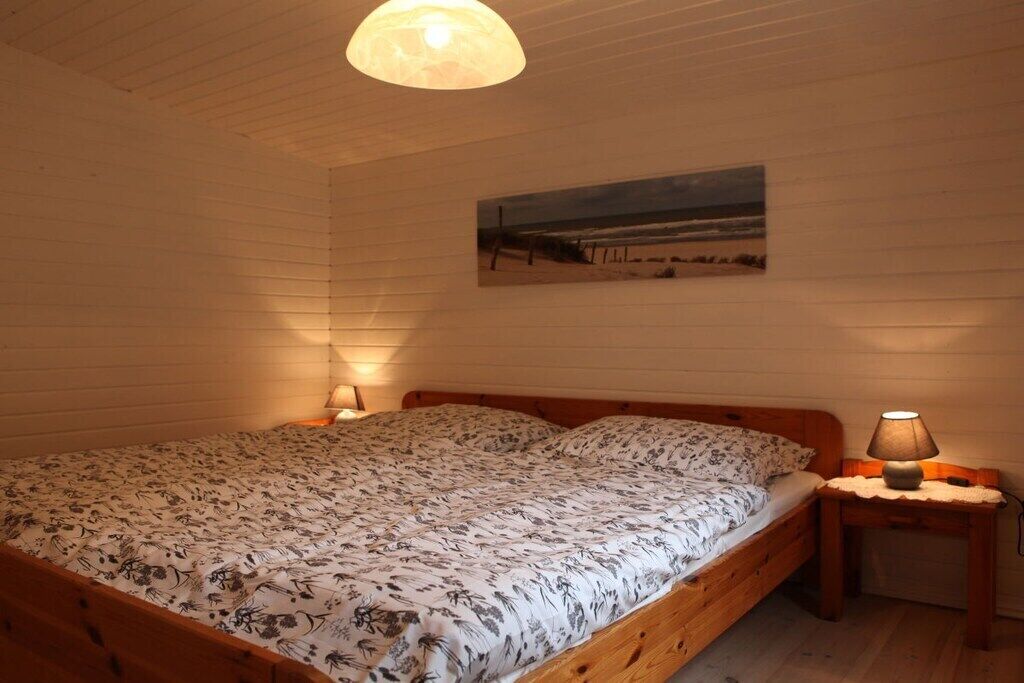 Iron/ironing board, free WiFi