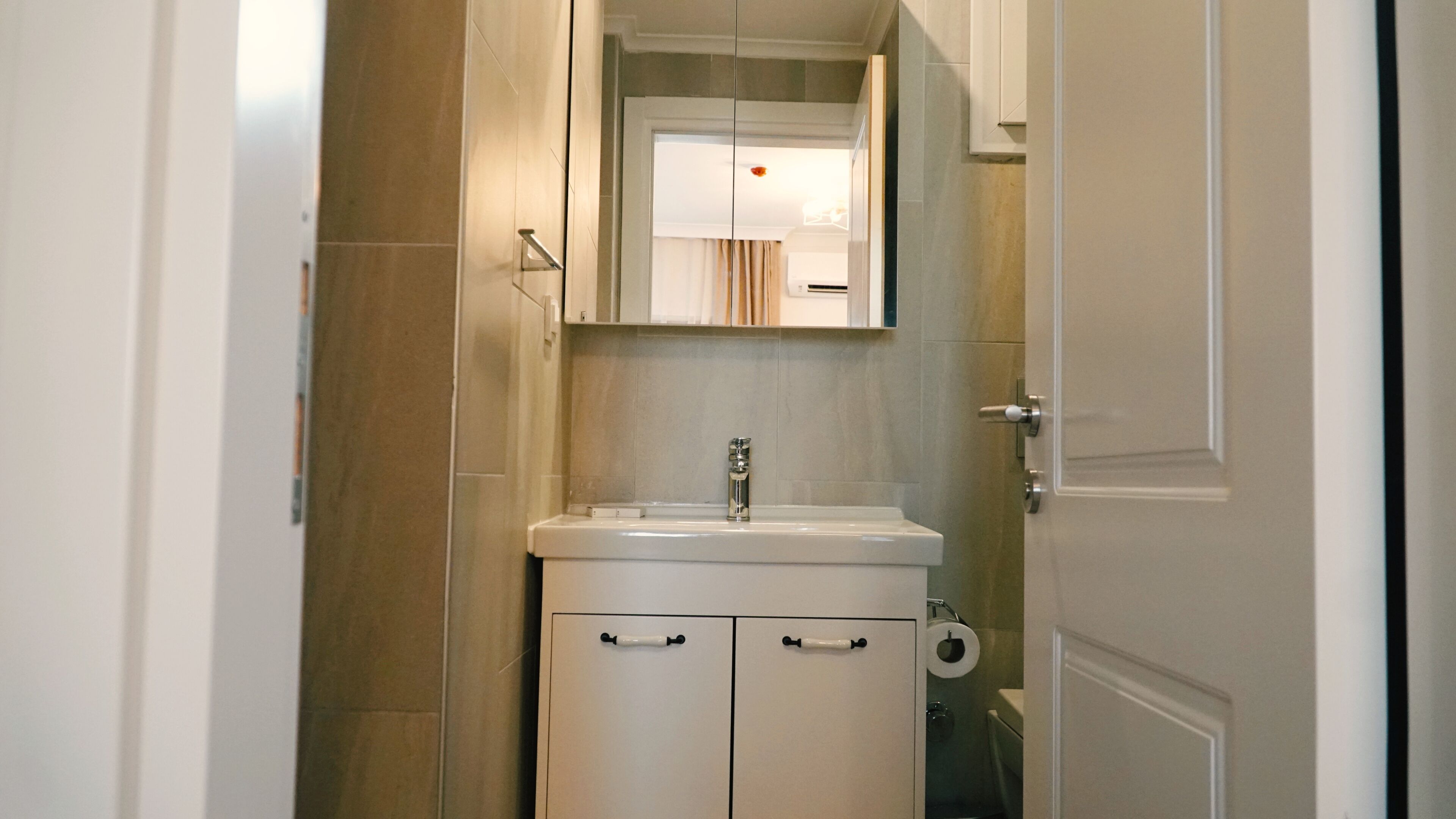 Apartment, 1 Bedroom, Garden View | Bathroom | Shower, free toiletries, towels, soap